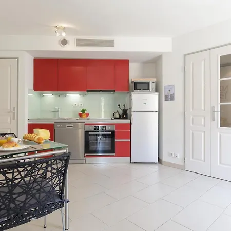 Greg Yourhosthelper Appartement *